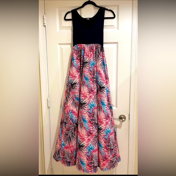 Pinkblush Dresses & Skirts - Pink Blush Navy Palm Maxi Dress XS/S